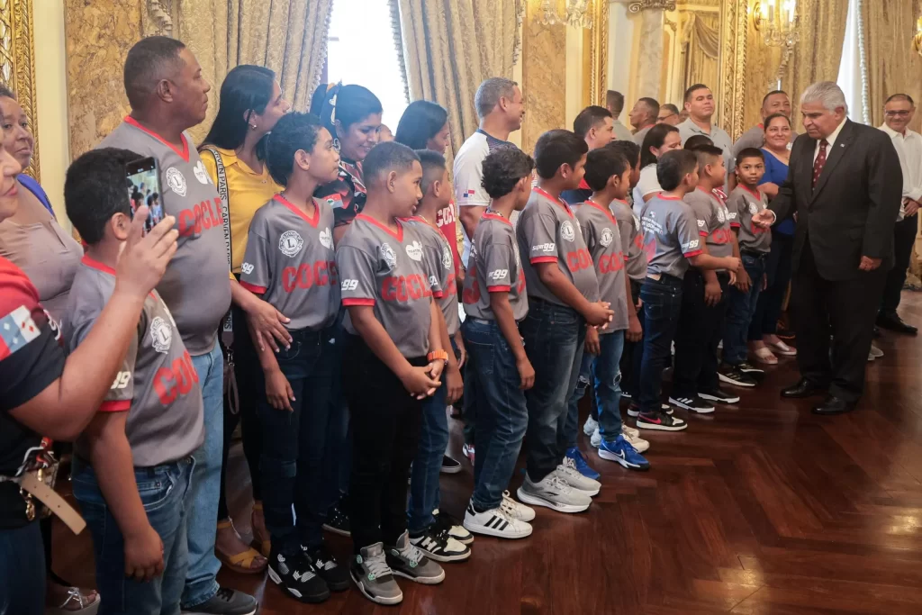 El equipo campeón preinfantil.